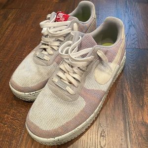 Men’s Nike Air Force 1 tennis shoes